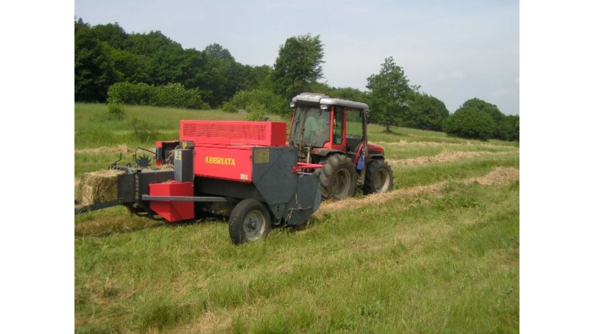 Bálázás egy hegyi réten.jpg